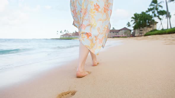 Girl Enjoying Summer Vacation on Hawaii Slim Female Legs Walking at Sea Waves