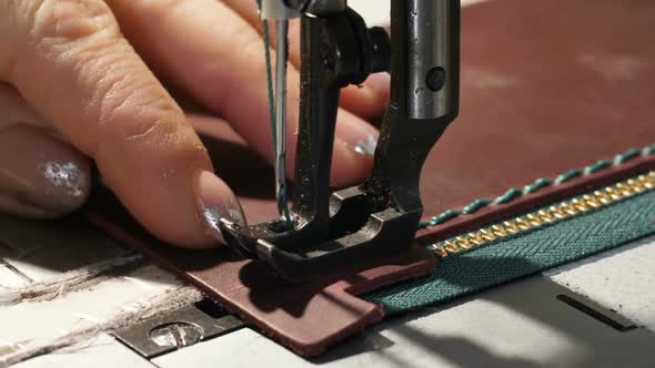 Process of Sewing Zipper To Leather Wallet