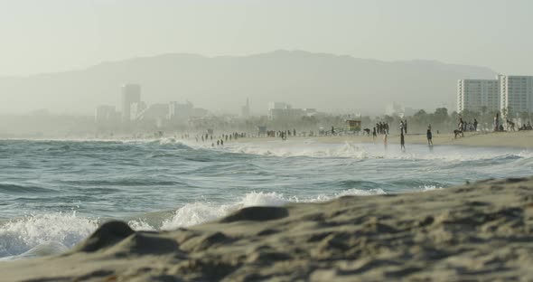 Waves reaching the shore of Venice Beach alt