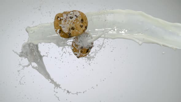 Milk and cookie in the air, Slow Motion