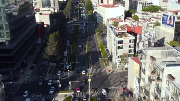 NEAR AVENUE TO THE INSURGENTES METRO STATION MEXICO CITY - AVENIDA CERCANA A LA ESATACION DEL METRO