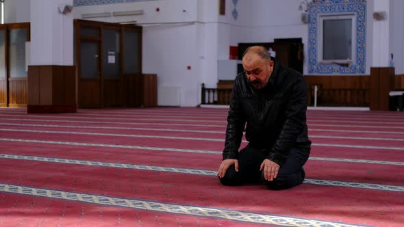Man Worship Mosque