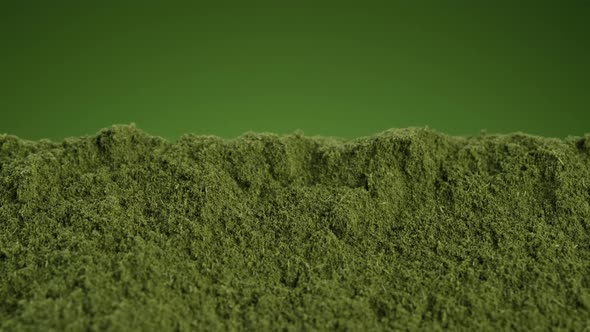 Green superfoods powder sliding shot