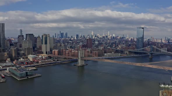 The Hudson River with the Brooklyn Bridge