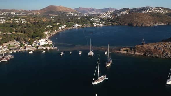 Holiday Boat And Yatch