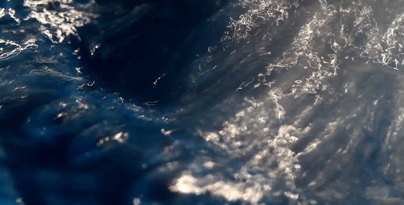 Close Up Splash 1 alt