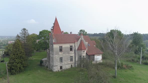 Aerial view of Timelman's Manor