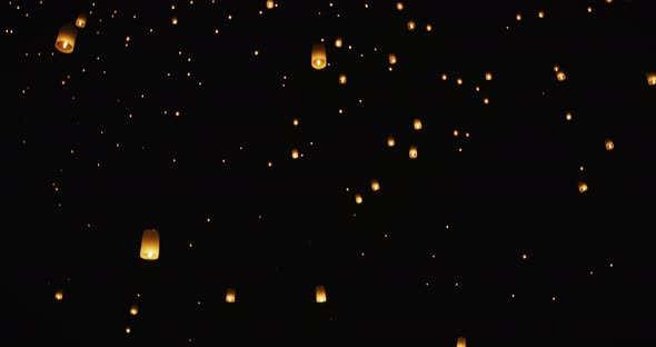 Sky Lanterns at Yi Peng Buddhist Religious Festival in Chiangmai, Thailand alt