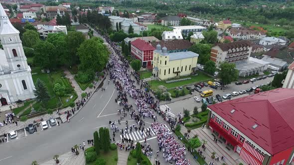 Aerial view of a crowded street in Nasaud