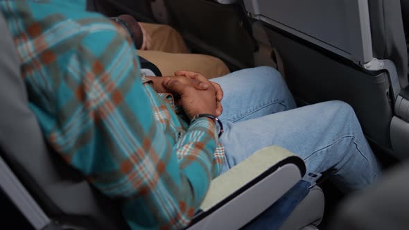 African American Passenger Fastening Plane Seatbelt for Safety