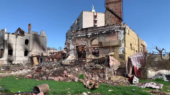 Russian occupants destroyed private houses in the city of Chernihiv
