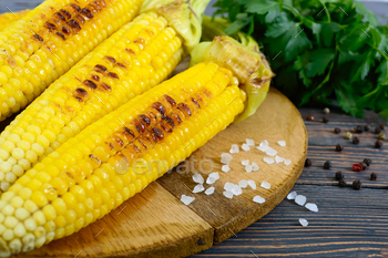 Grilled sweet corn with butter, sea salt and cilantro