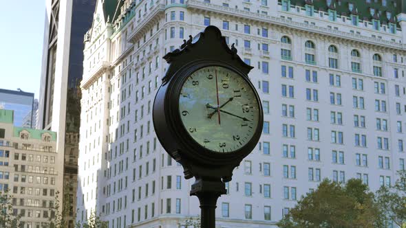 Watch Clock Counting Backwards in Fast Motion