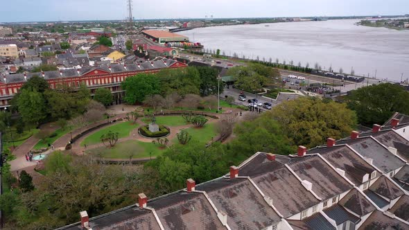 Cafe Du Monde, Jackson Square and the Mississippi River