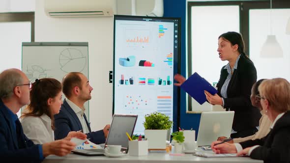 Angry Manager Woman Arguing Disagreeing About Bad Business Contract