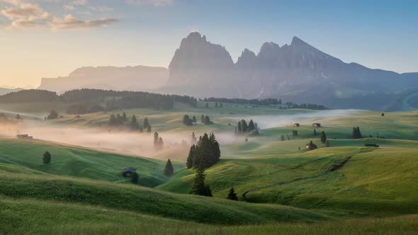 4K Timelapse of sunrise view from Seiser Alm (Alpe di Siusi), Dolomites, Italy 