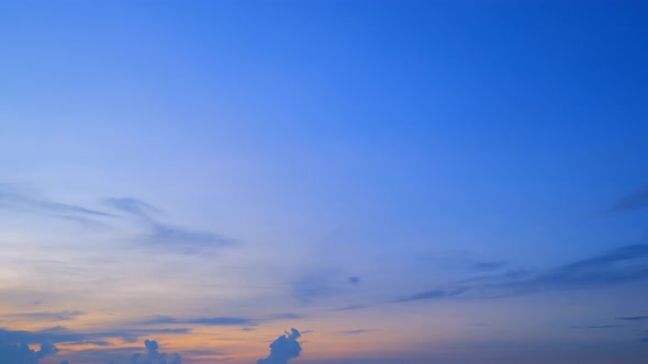 4K UHD : Timelapse of beautiful sky with clouds background