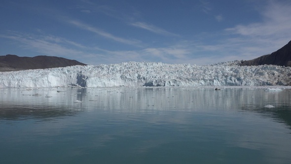 Cruise among the icebergs of Greenland.
