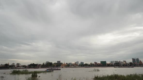 Mekong River timelapse facing the Royal Palace in Phnom Penh, Cambodia.