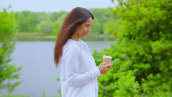 Side View Young Businesswoman Spend Lunchtime Outdoors