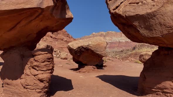 Amazing balancing boulders in Arizona 