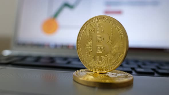 Golden bitcoin and US dollar in spinning