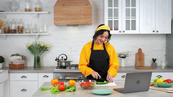 Woman Slices Cucumber Tells Listen Chef Study Online Video Call Webcam Laptop