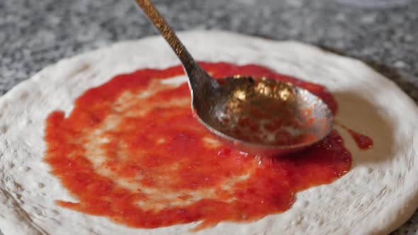 Cooking Method Pepperoni Pizza, Italian Chef Makes Real Italian Pizza, Spills a Special Red Sauce