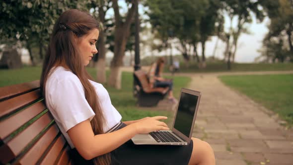 Profile Student Study Outdoors  Video Prores