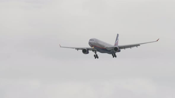 Aeroflot airplane descending in crosswind