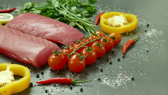 Raw tuna meat salad