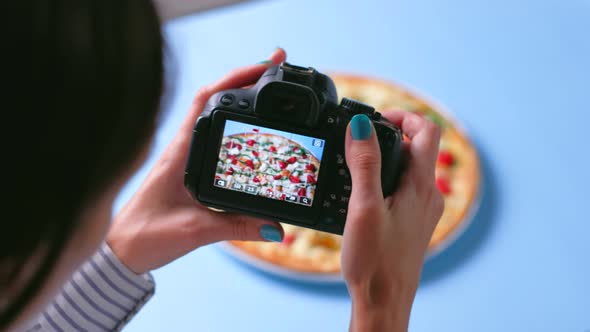 Blogger Take a Picture Fresh Pizza