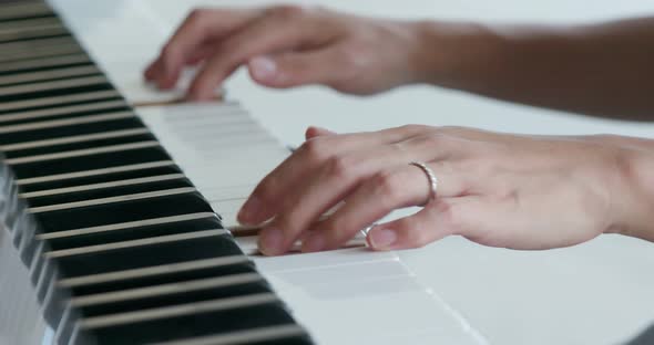 Woman play piano