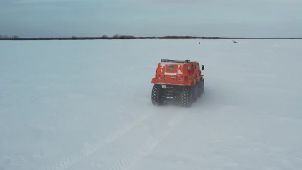 Eight - wheeled all - terrain vehicle