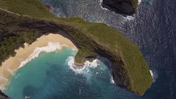 Flying Above Kelingking Beach