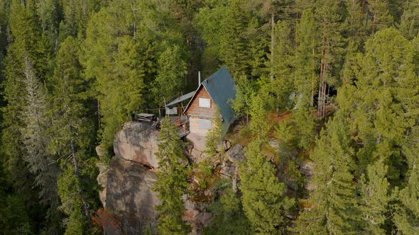 The hut on the cliff The Edelweiss hut The wild Krasnoyarsk Pillars