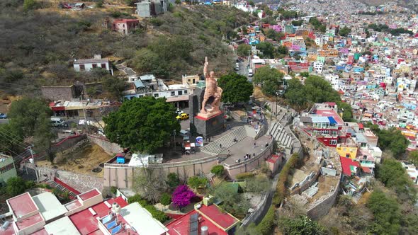 Monumento de al Pepila, Guanajuato drone shot, 4k Footage