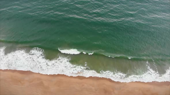 Aerial Drone Shot View the Ocean of the Ocean Waves, Beautiful Waves Do Not End Frames One By One