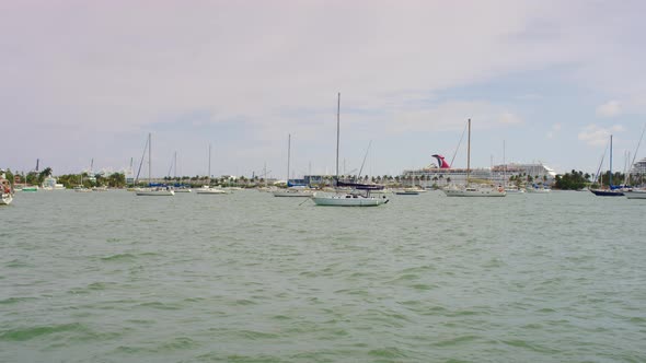 Small and large boats in the bay