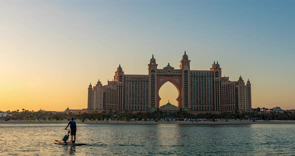 Timelapse Video of the Day to Night Transition of the Majestic Palm Atlantis Hotel Dubai Showing