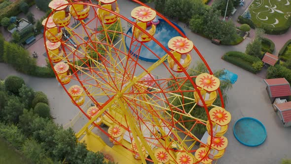 The park of the 400th anniversary of Krasnoyarsk Center district of Krasnoyarsk Ferris wheel