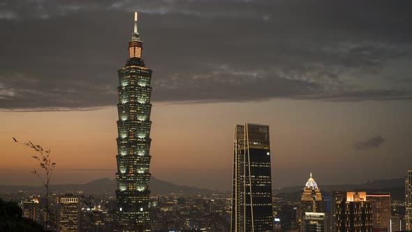 Sunset timelapse of Taipei tower, New Taipei, Taiwan.