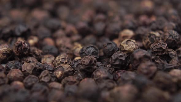 Seasoning black peppercorns