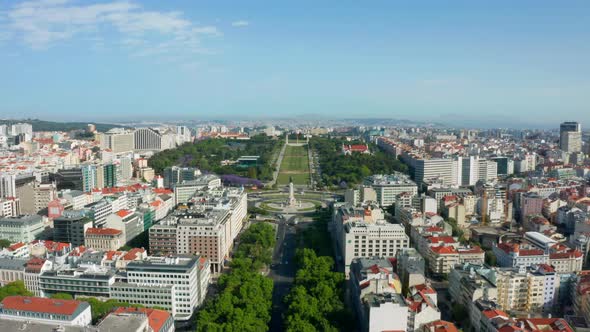 Flying over Parque Eduardo VII and its surrounds