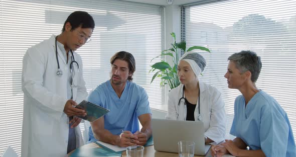 Medical professionals at work alt