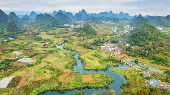 Time Lapse of the incredible landscape along the Li River in China