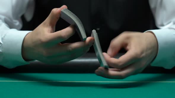 Croupier Shuffling Cards, Poker Dealer School for Professionals, Trainings