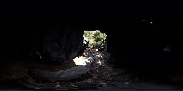 VR360 Sun Rays in Big Cave