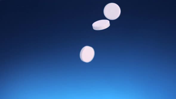 Tablet falling, Slow Motion alt