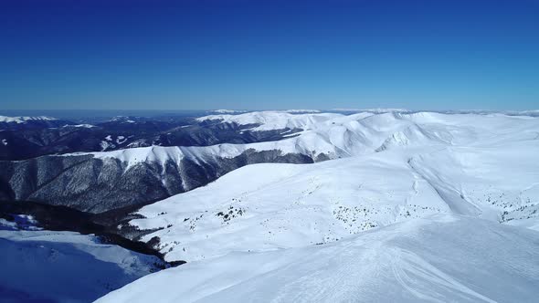 Bewitching View of the Majestic Snowdrifts